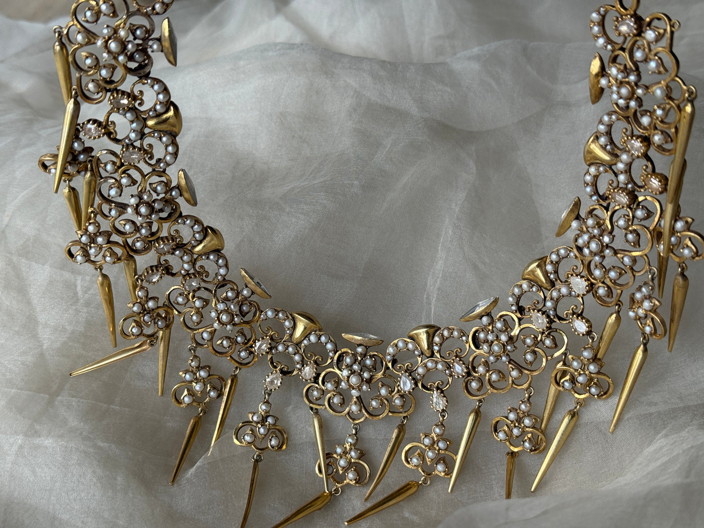 Nika Necklace Set (Includes Earrings)
