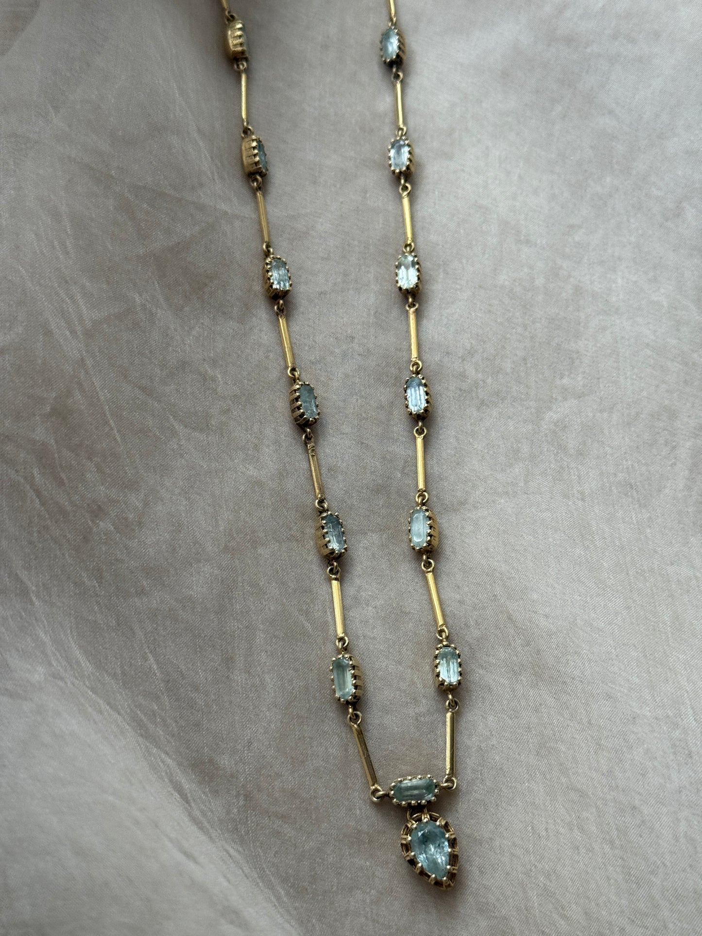Nua Necklace