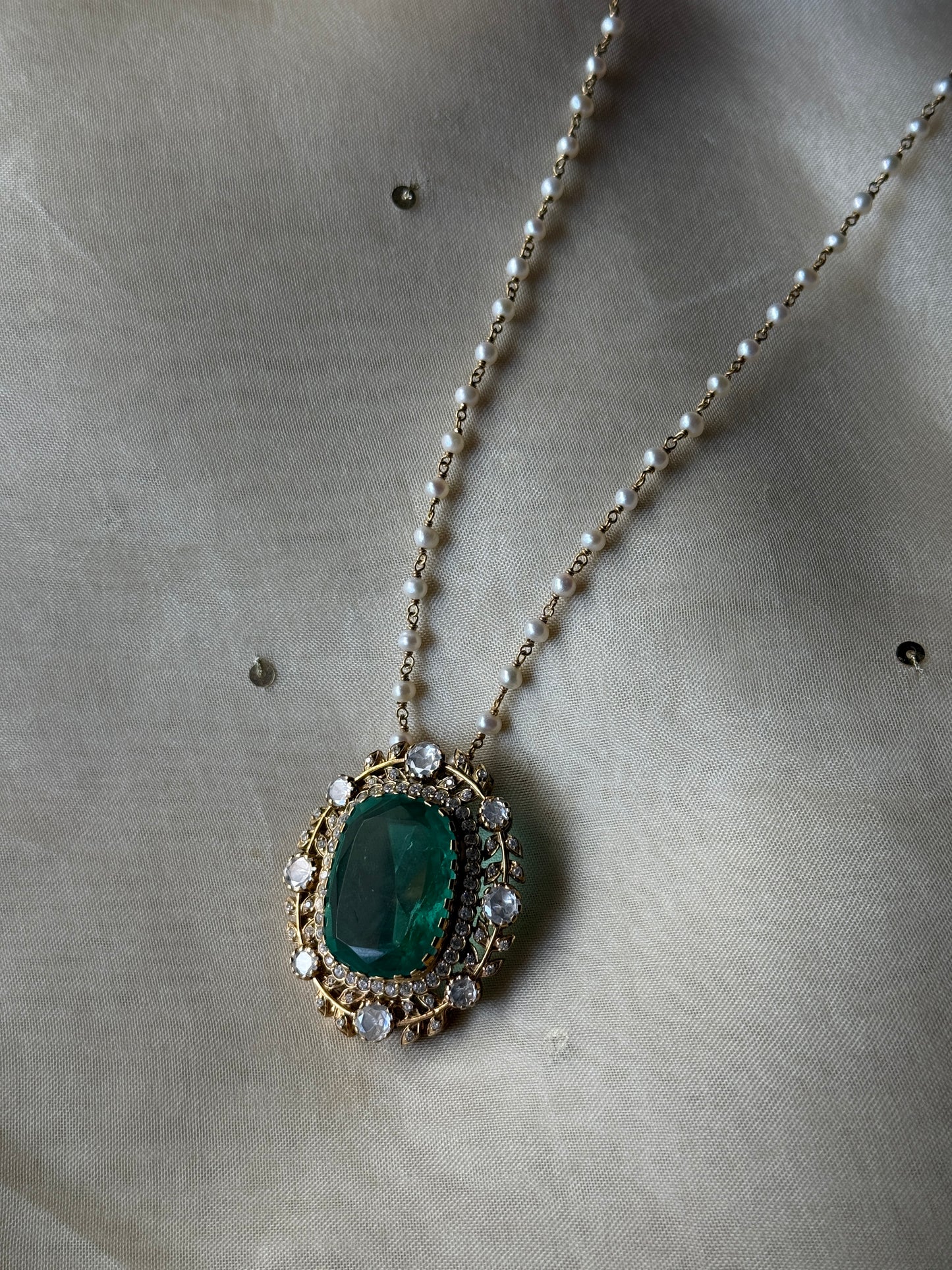 Eina Pendant