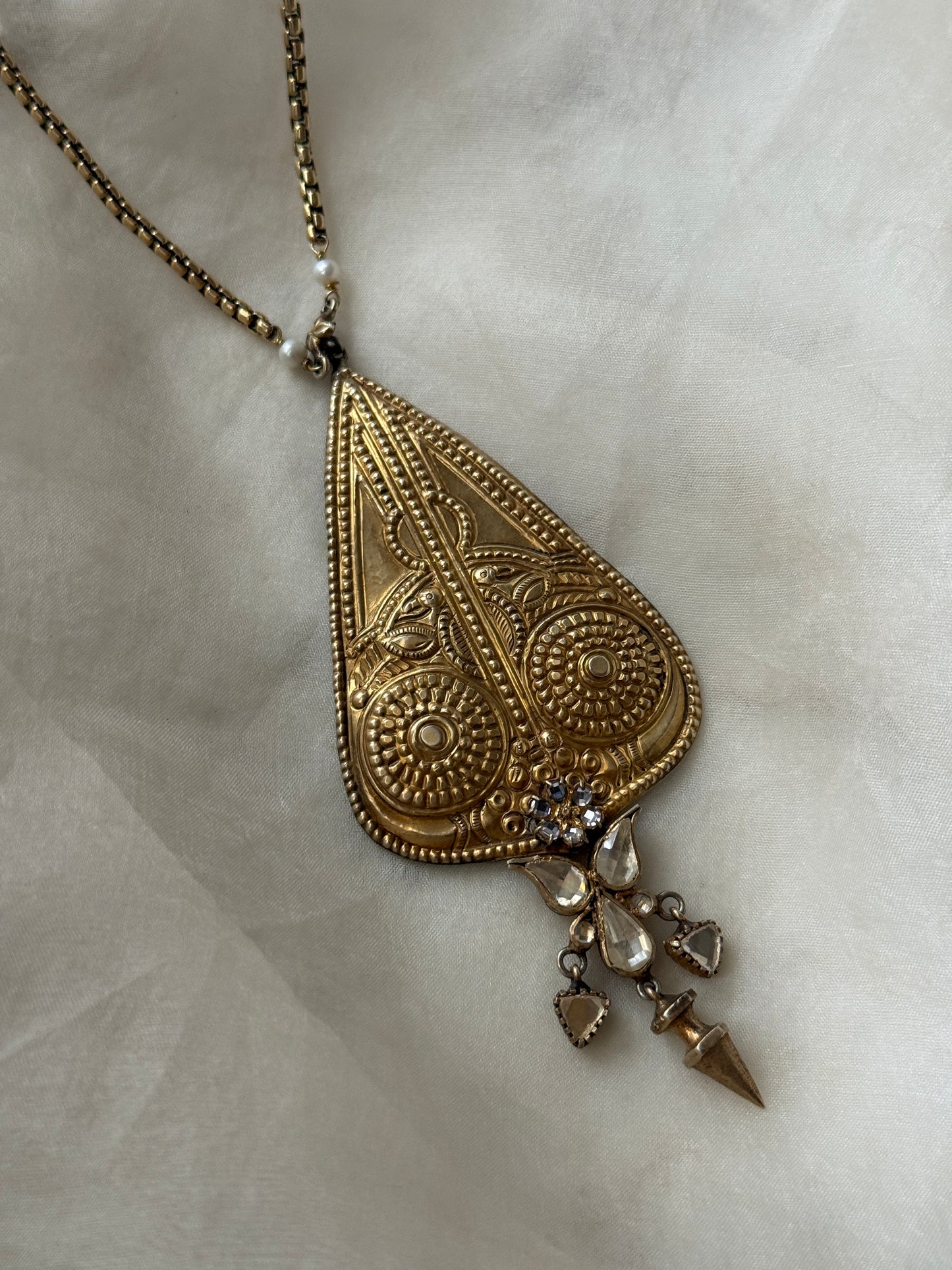 Vivanya Pendant