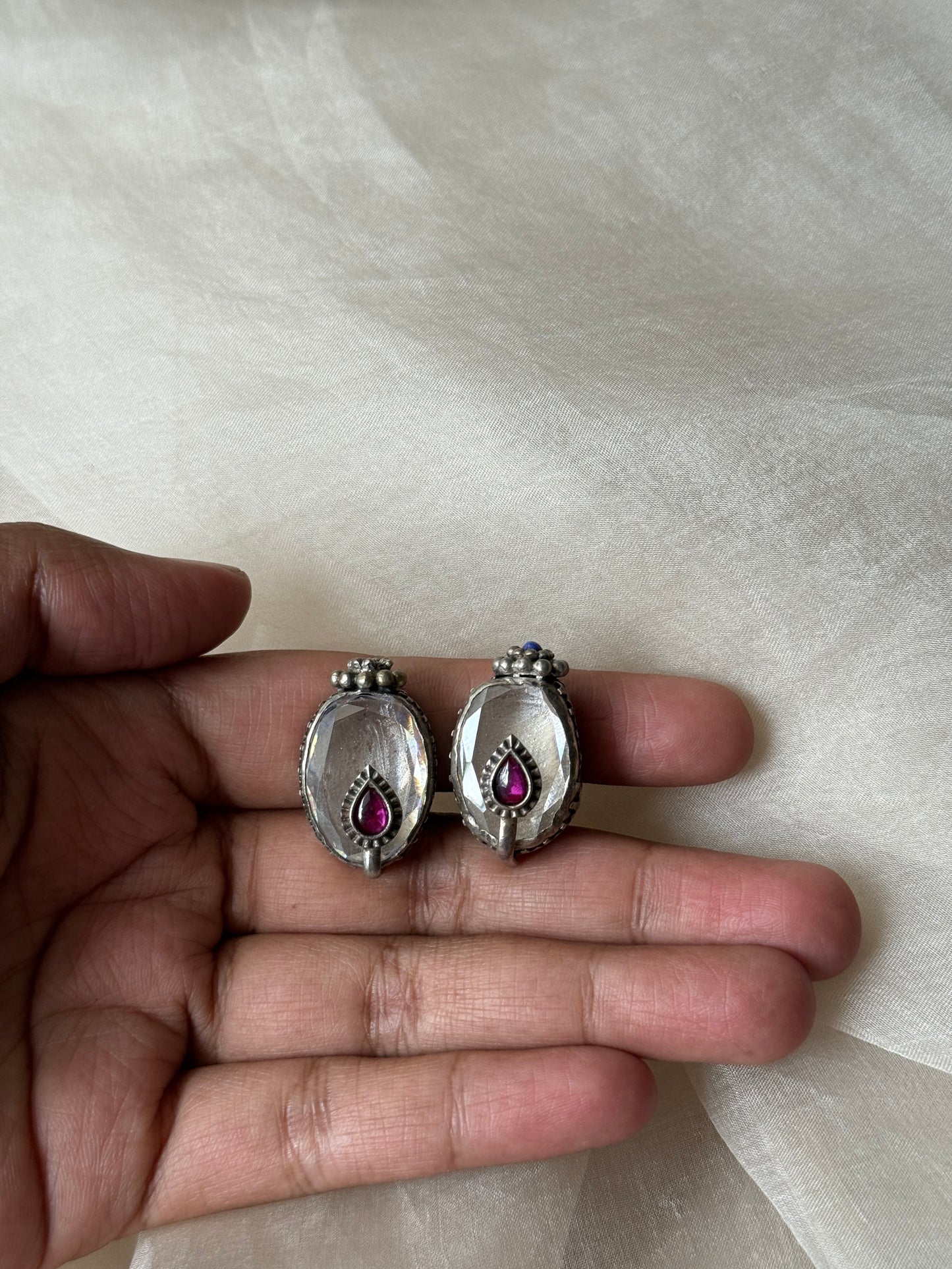 Kia Studs
