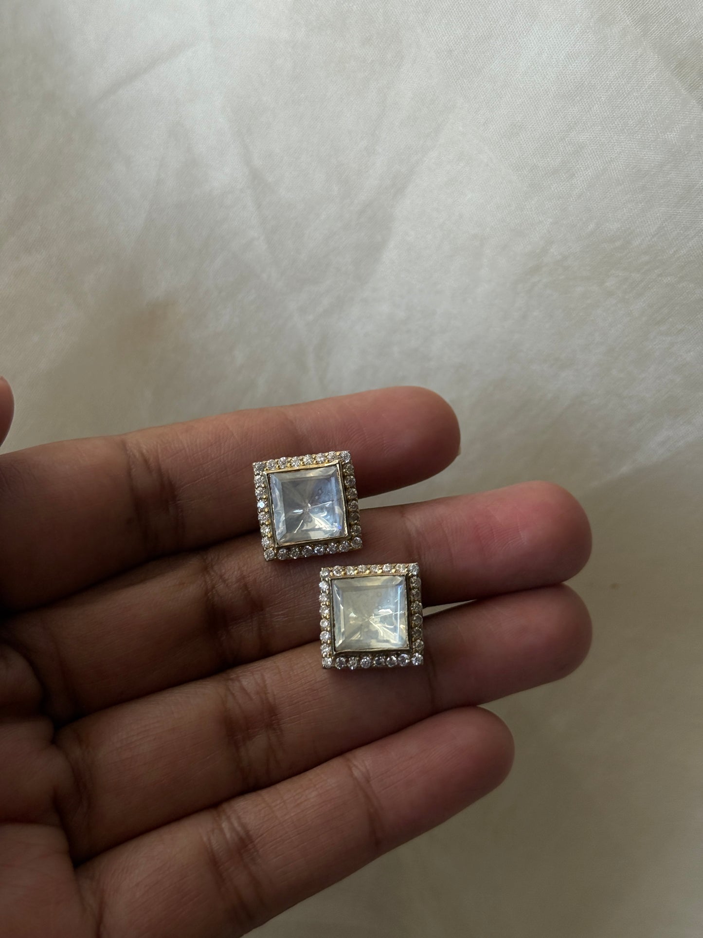 Sanya Studs