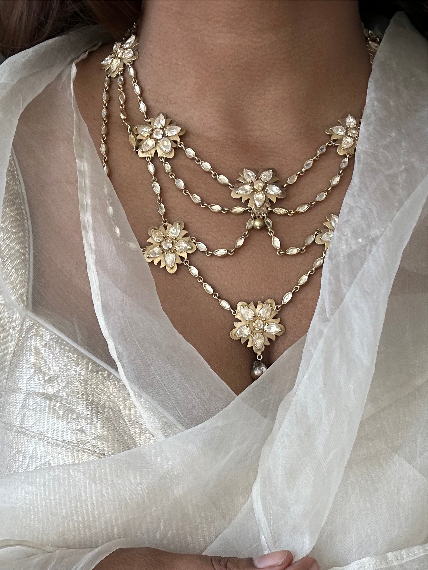 Neve Necklace