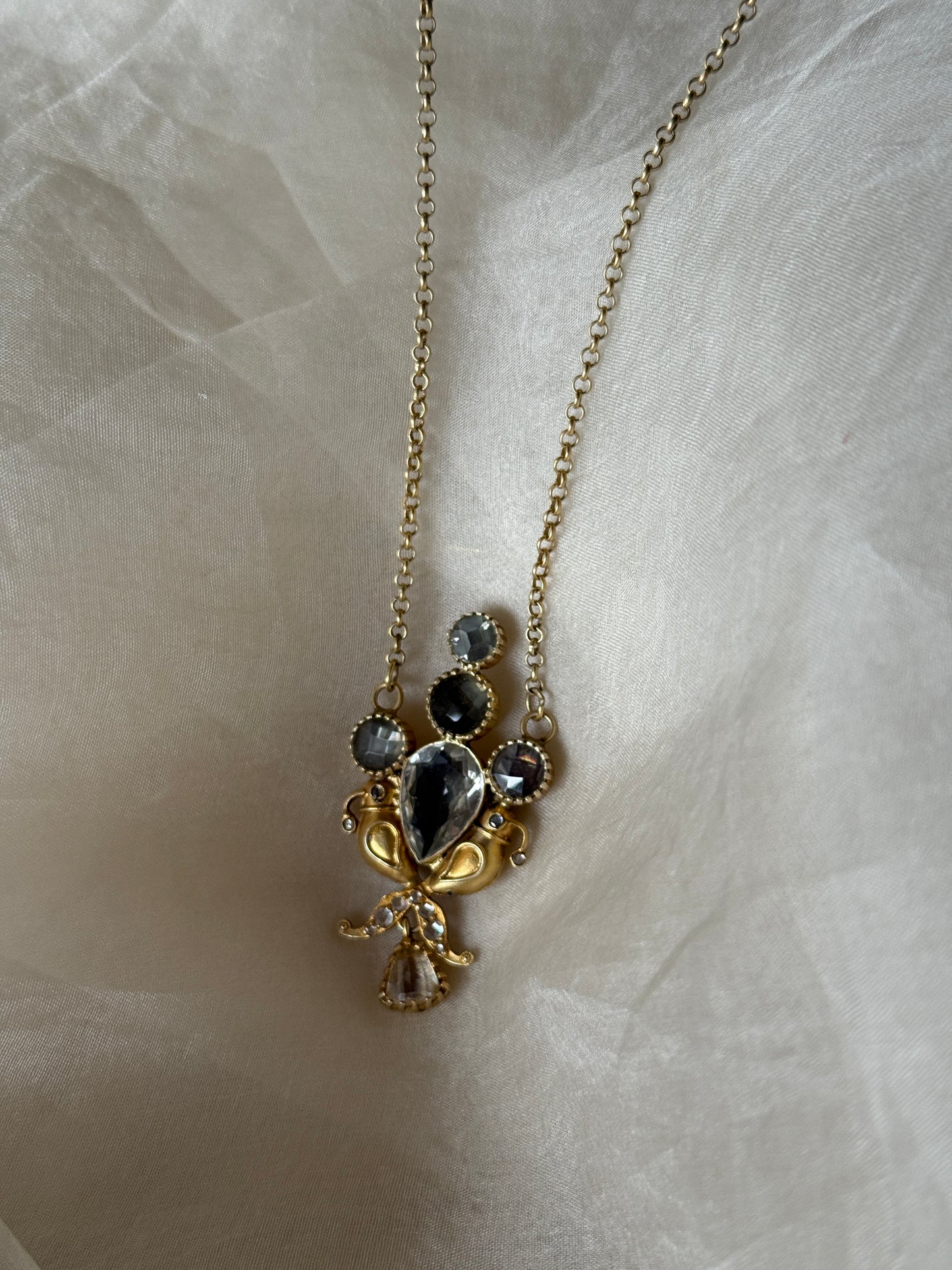 Trishaya Pendant