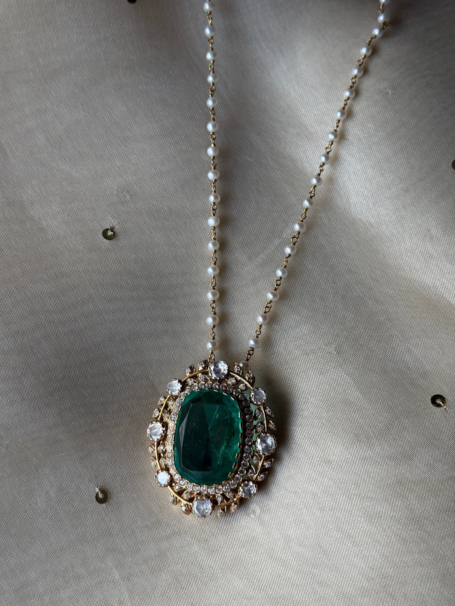 Eina Pendant