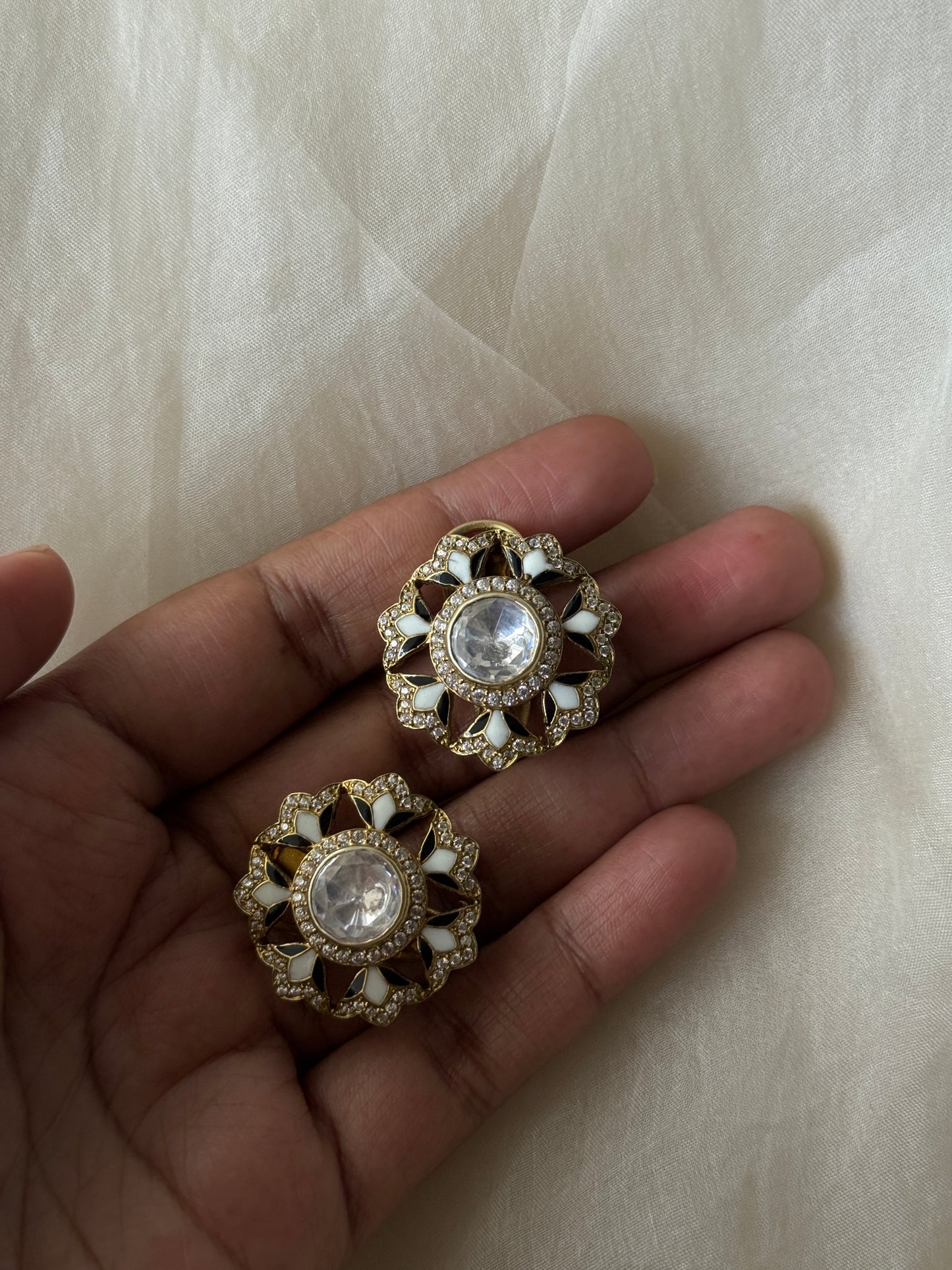 Zahira Studs