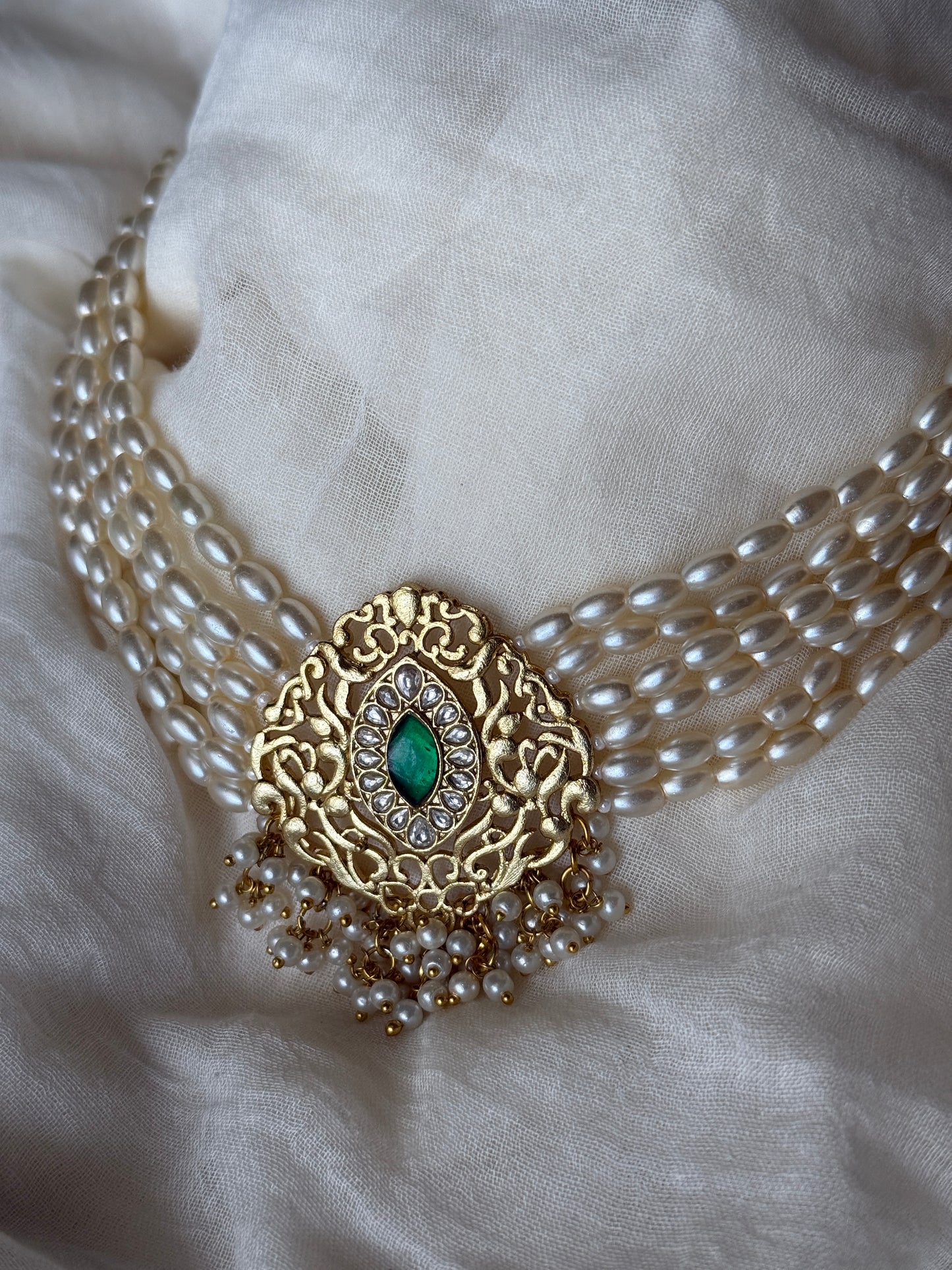 Varnika Choker