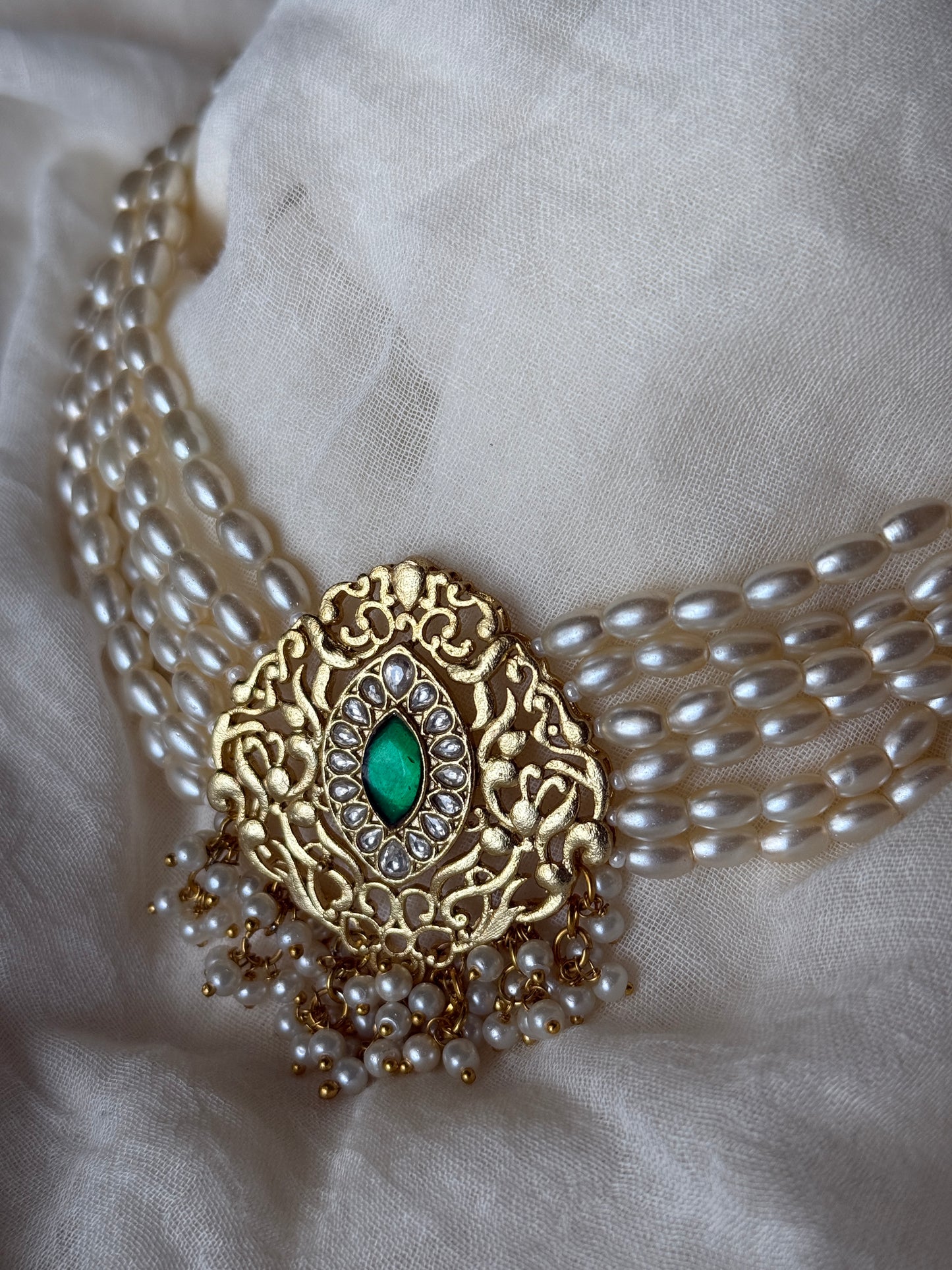 Varnika Choker