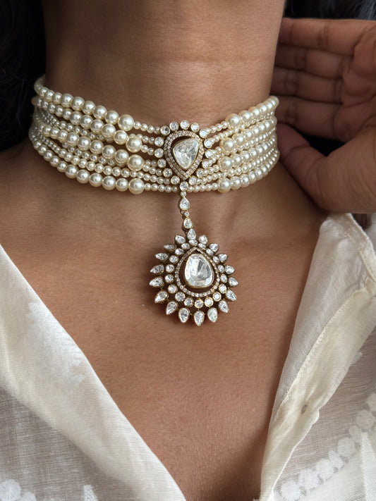 Maeve Choker