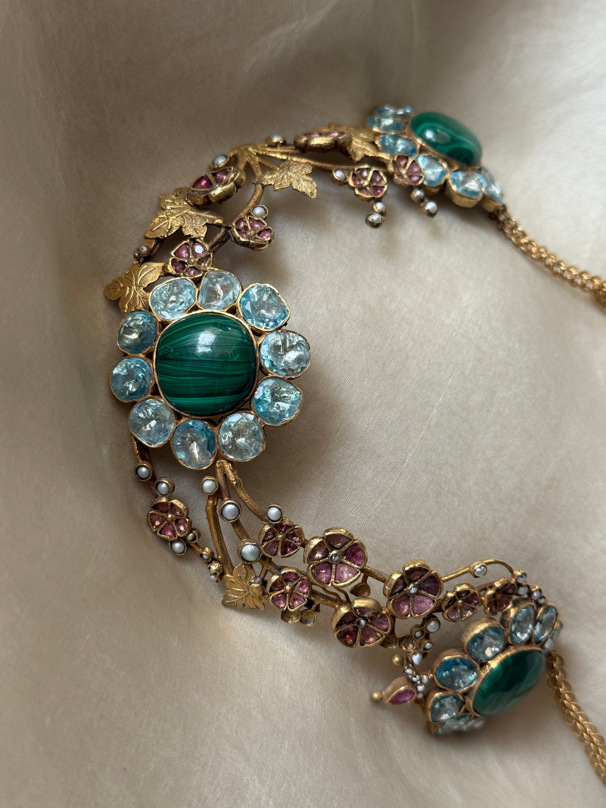 Avia Necklace