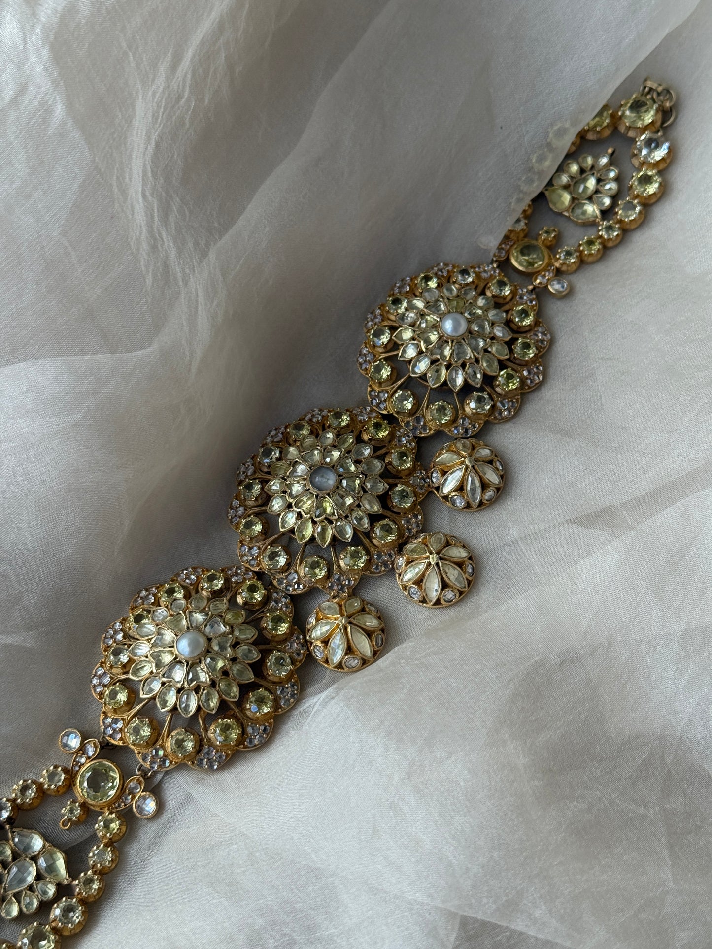 Shazia Choker