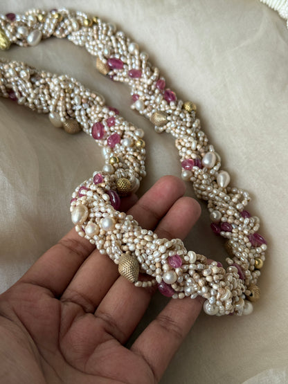 Kavya Necklace