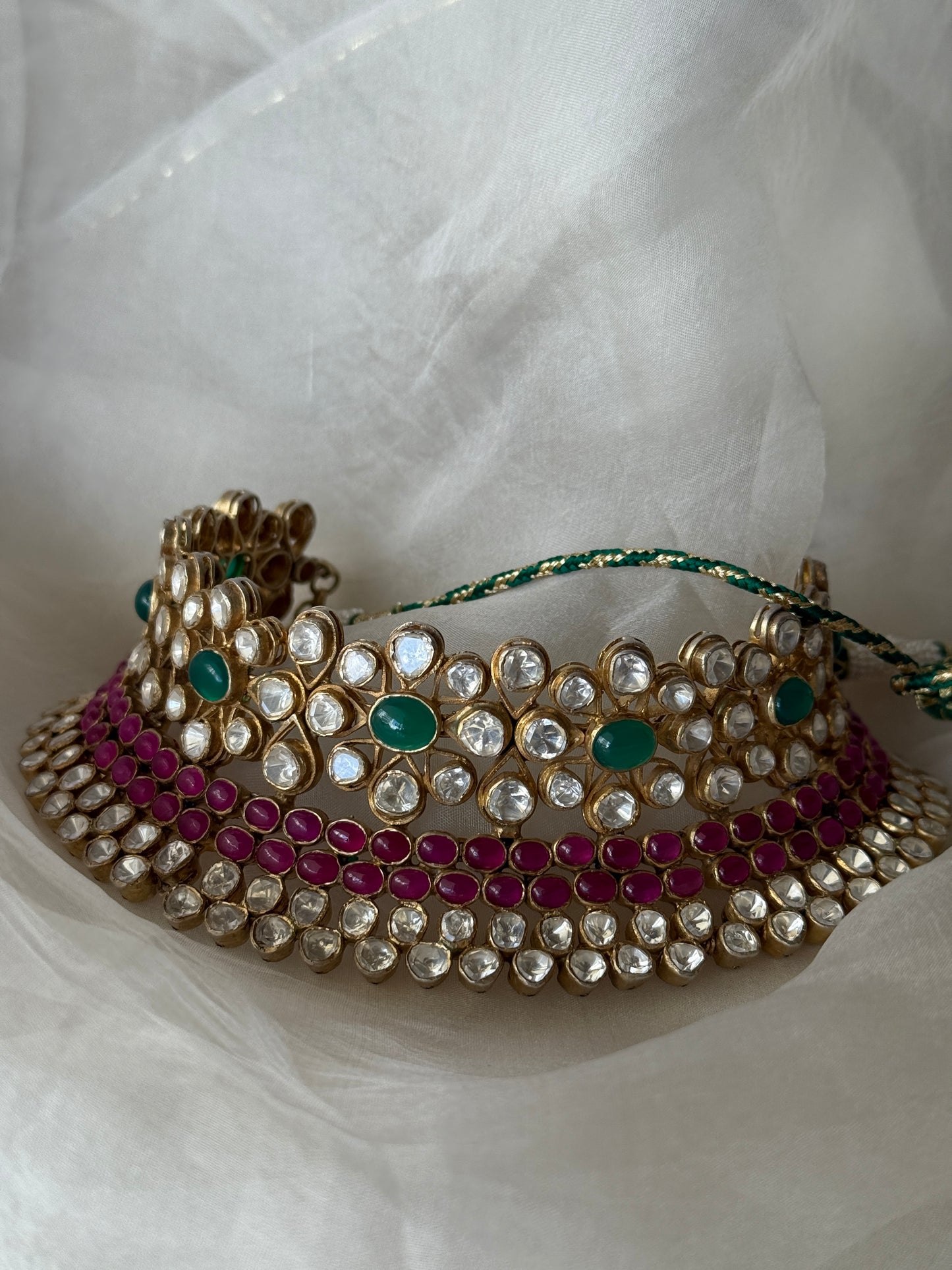 Devina Choker