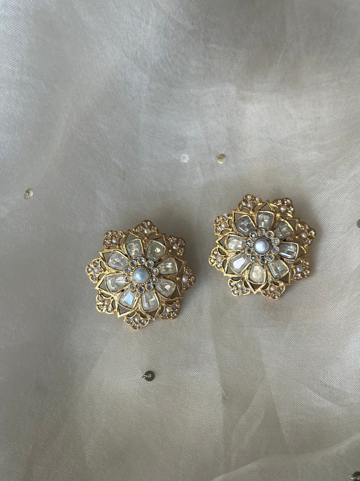 Lisa Studs