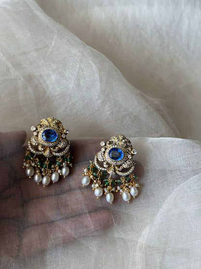 Nuria Studs