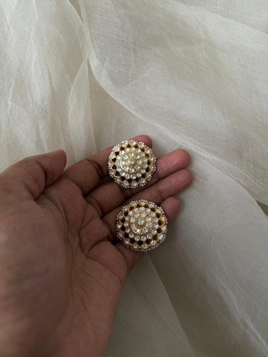 Sonali Studs