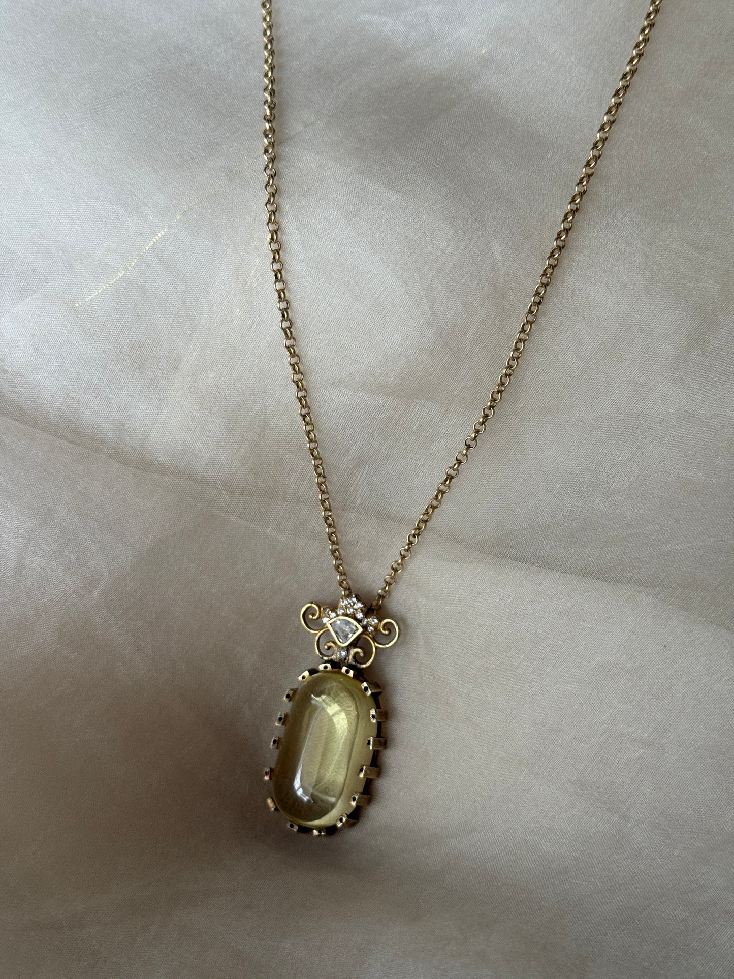 Siyana Pendant