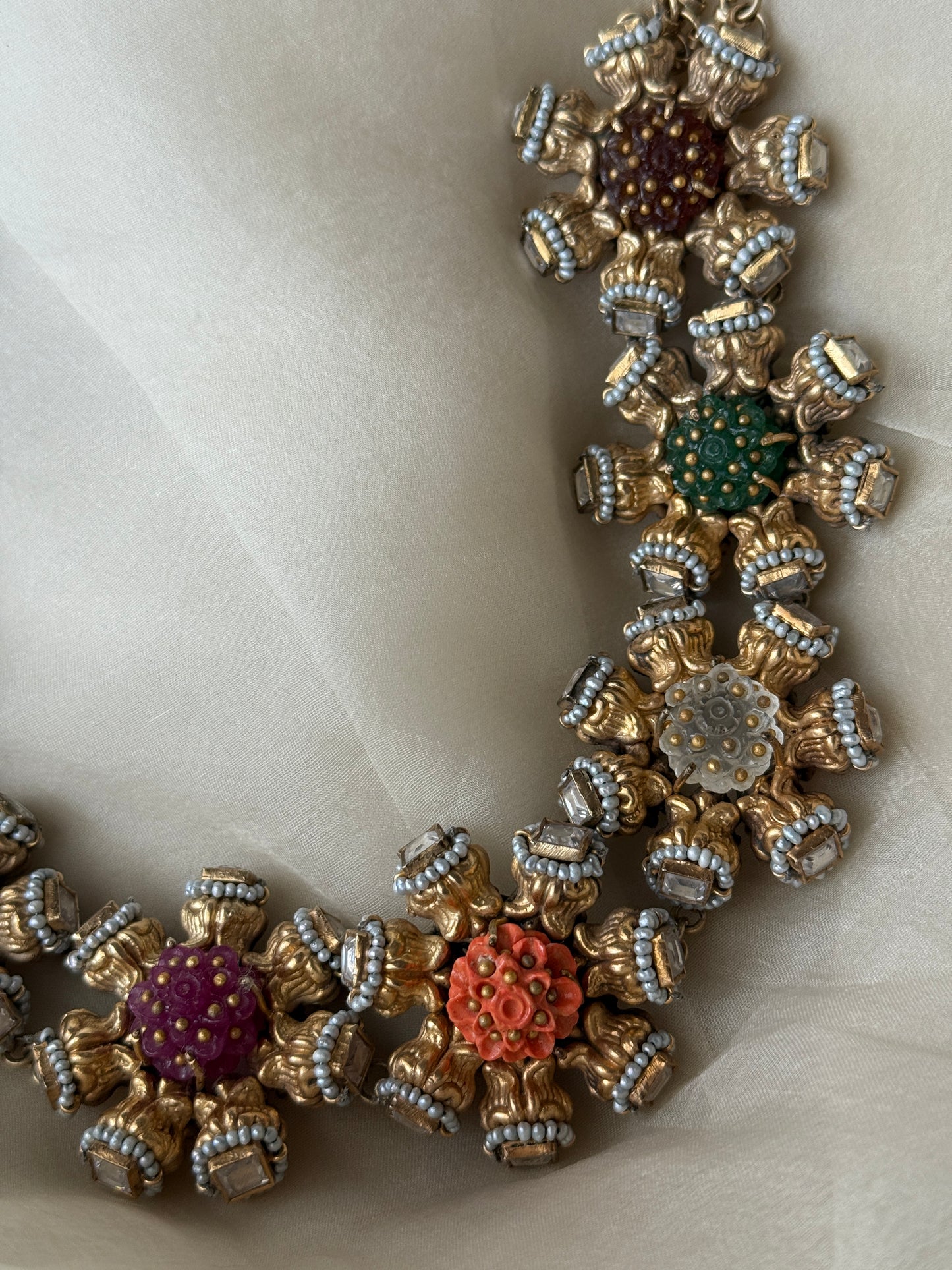 Oviya Necklace