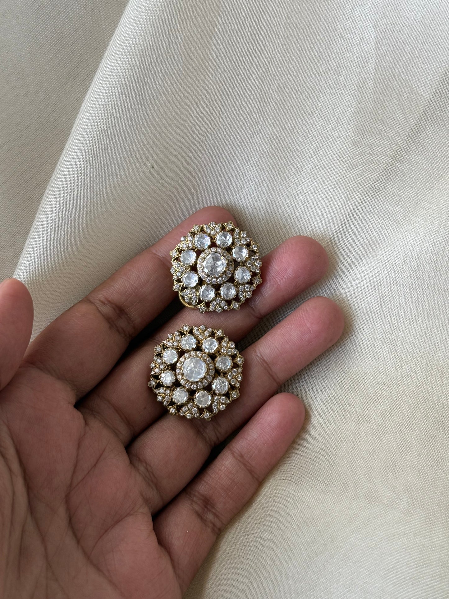 Nina Studs