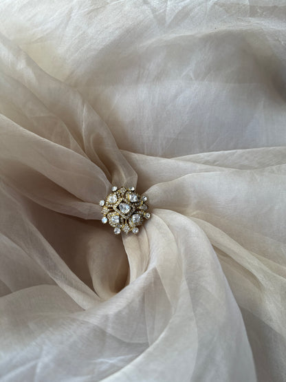 Zenia ring
