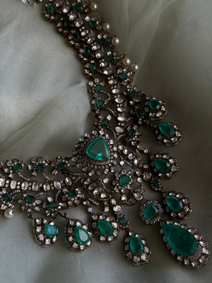 Inara Necklace Set