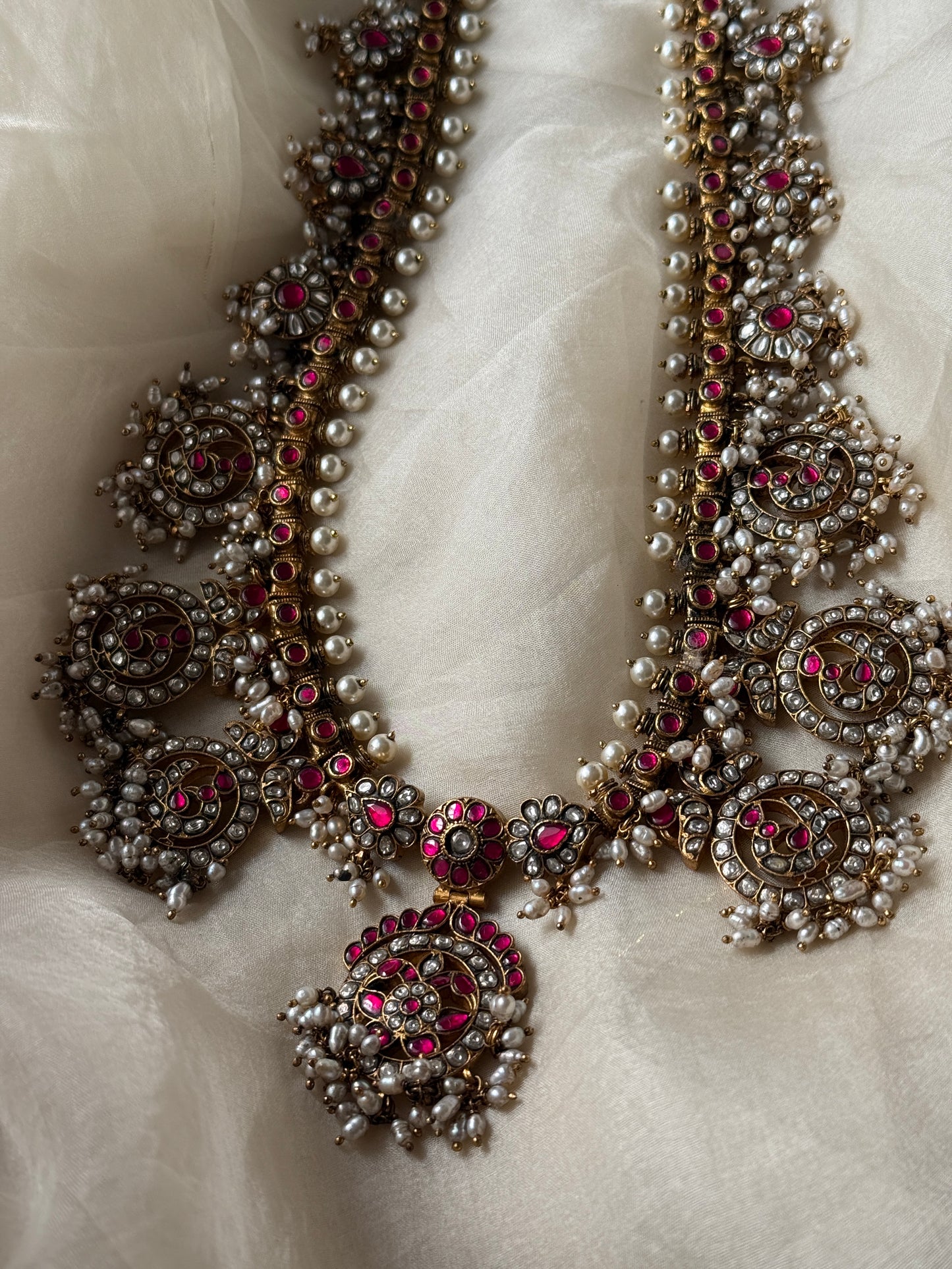 Namrata Guttapusalu Necklace