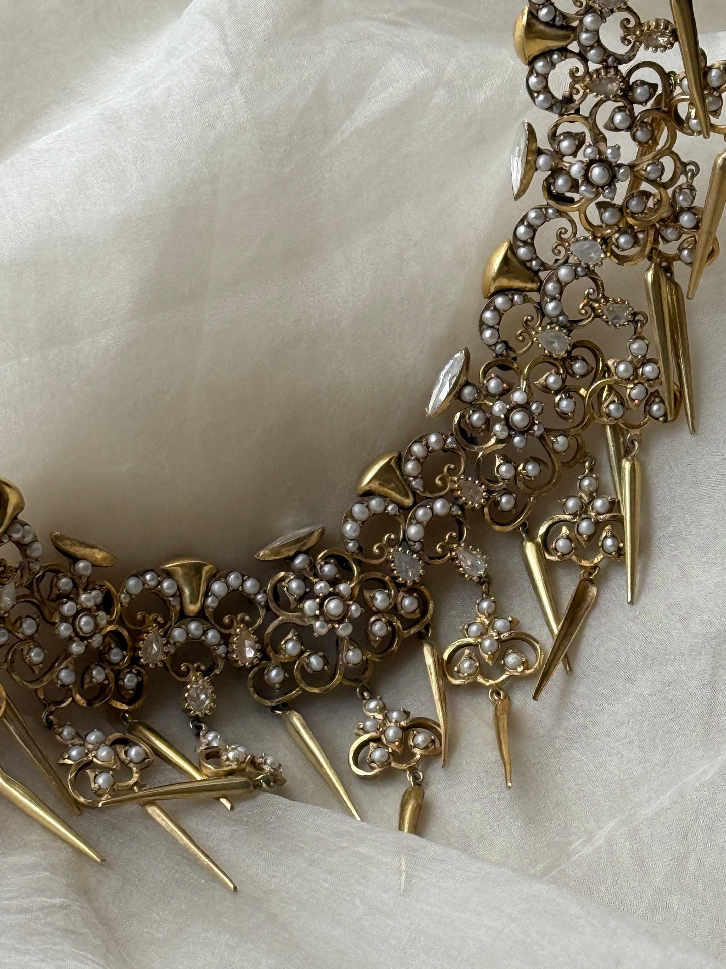 Nika Necklace Set (Includes Earrings)