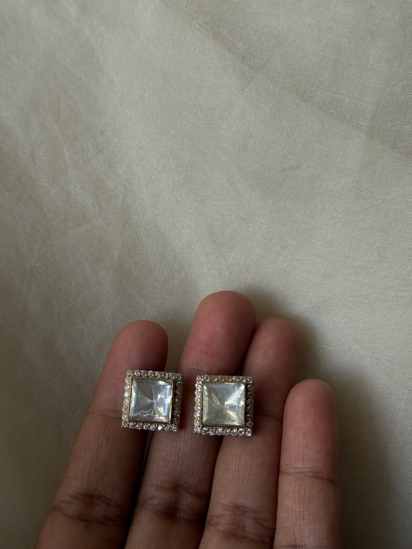 Sanya Studs