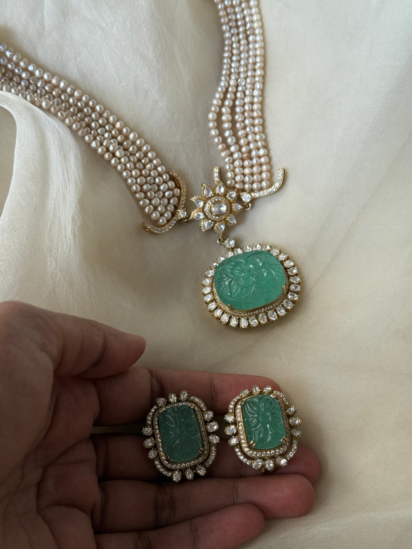 Sunayna Necklace Set