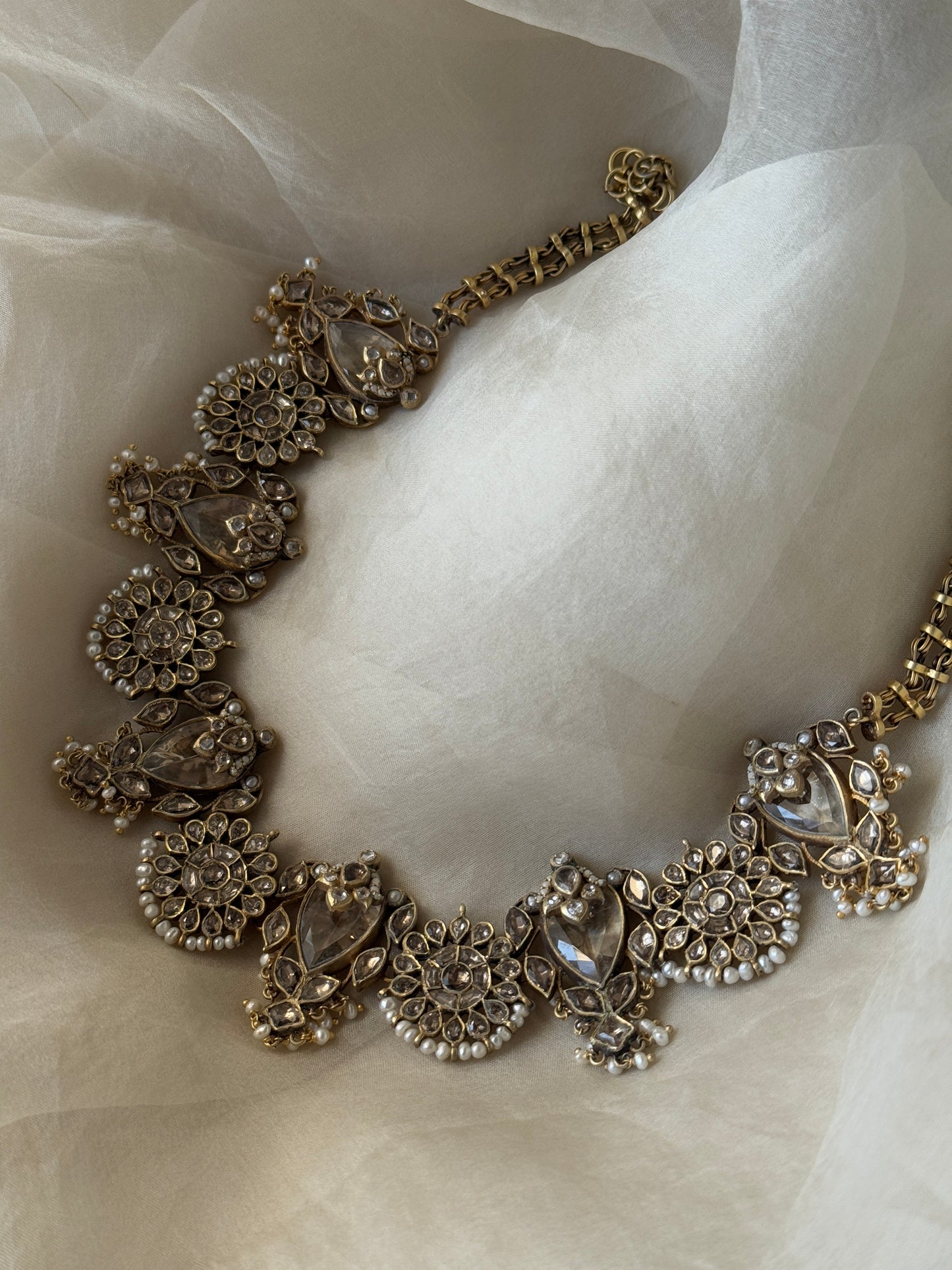 Anida Necklace Set