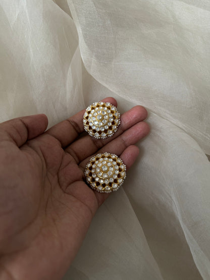 Sonali Studs