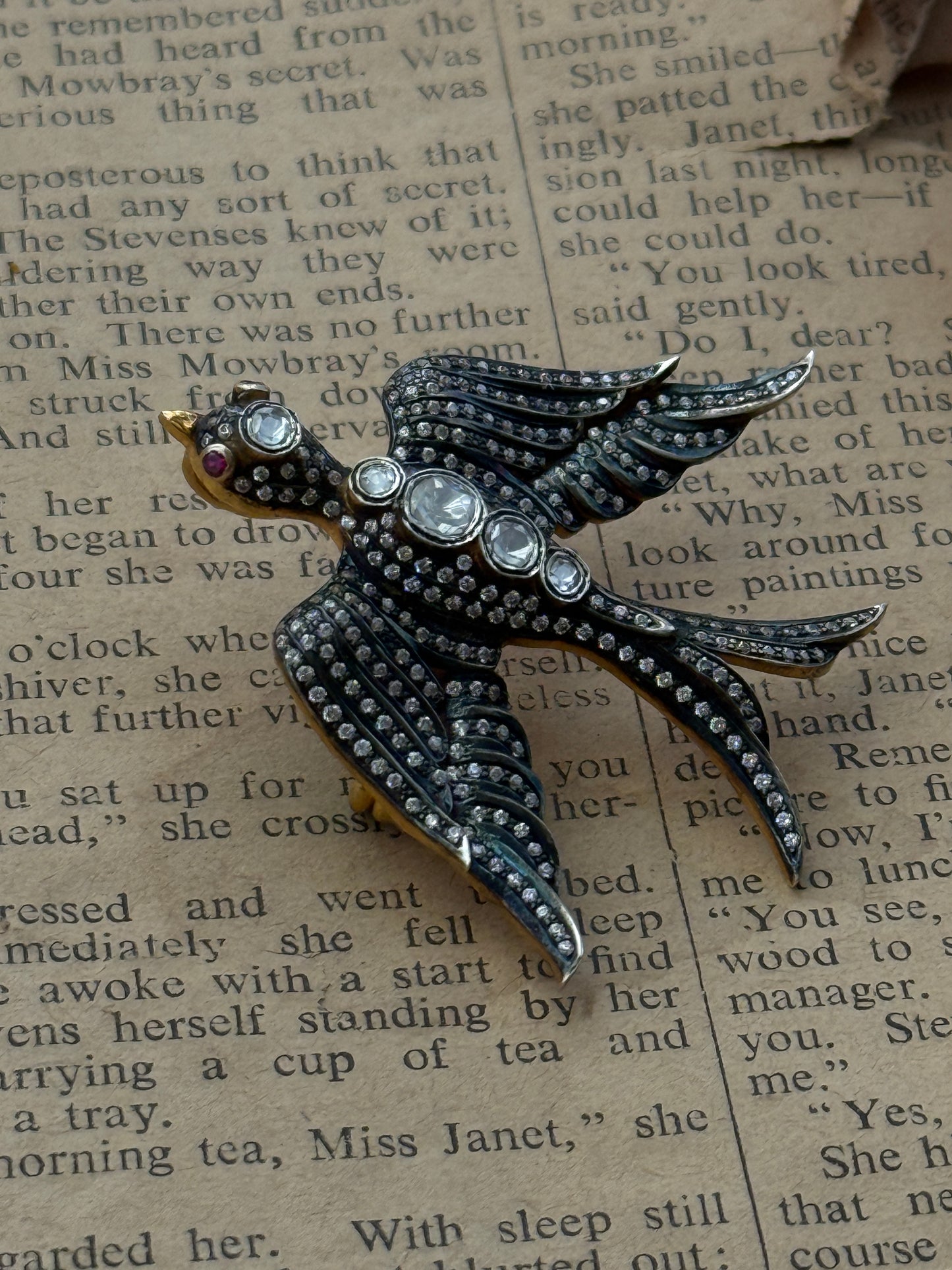 Ziya Brooch