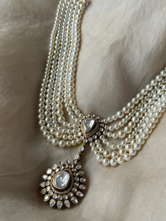 Elara Choker