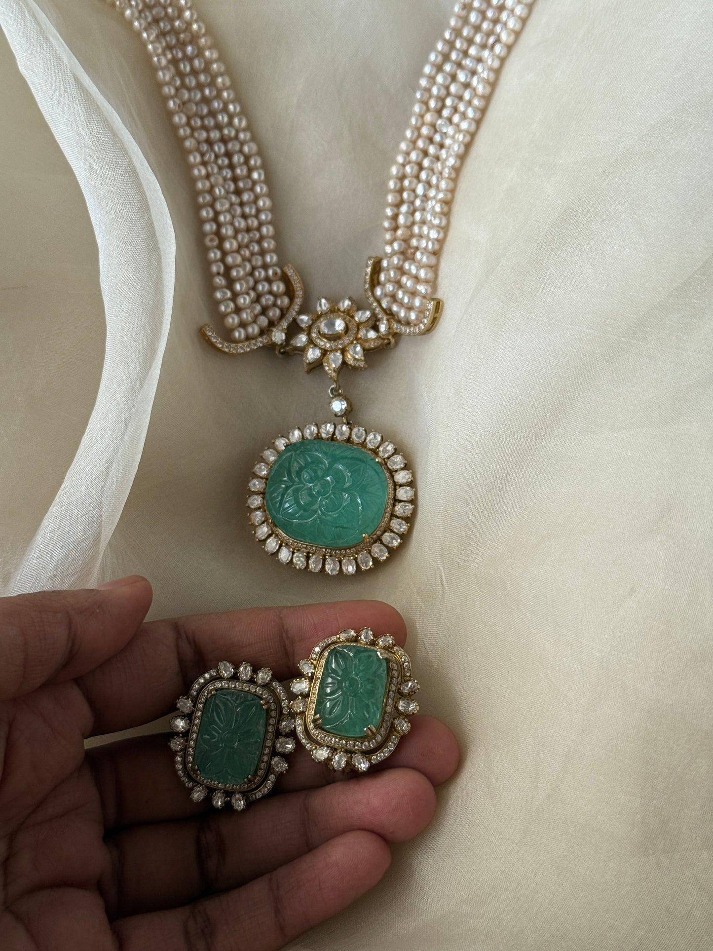 Sunayna Necklace Set
