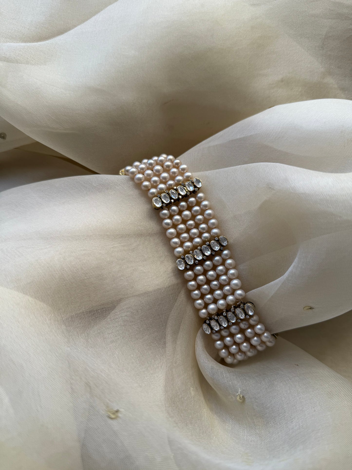 Mia Choker