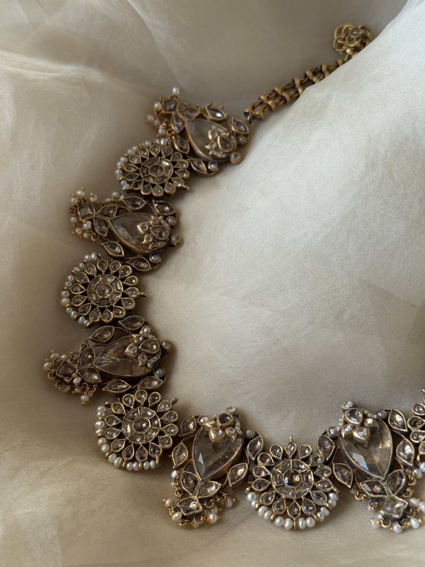 Anida Necklace Set