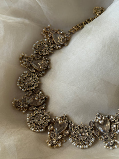 Anida Necklace Set