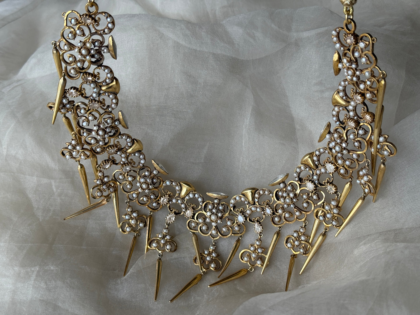 Nika Necklace Set (Includes Earrings)