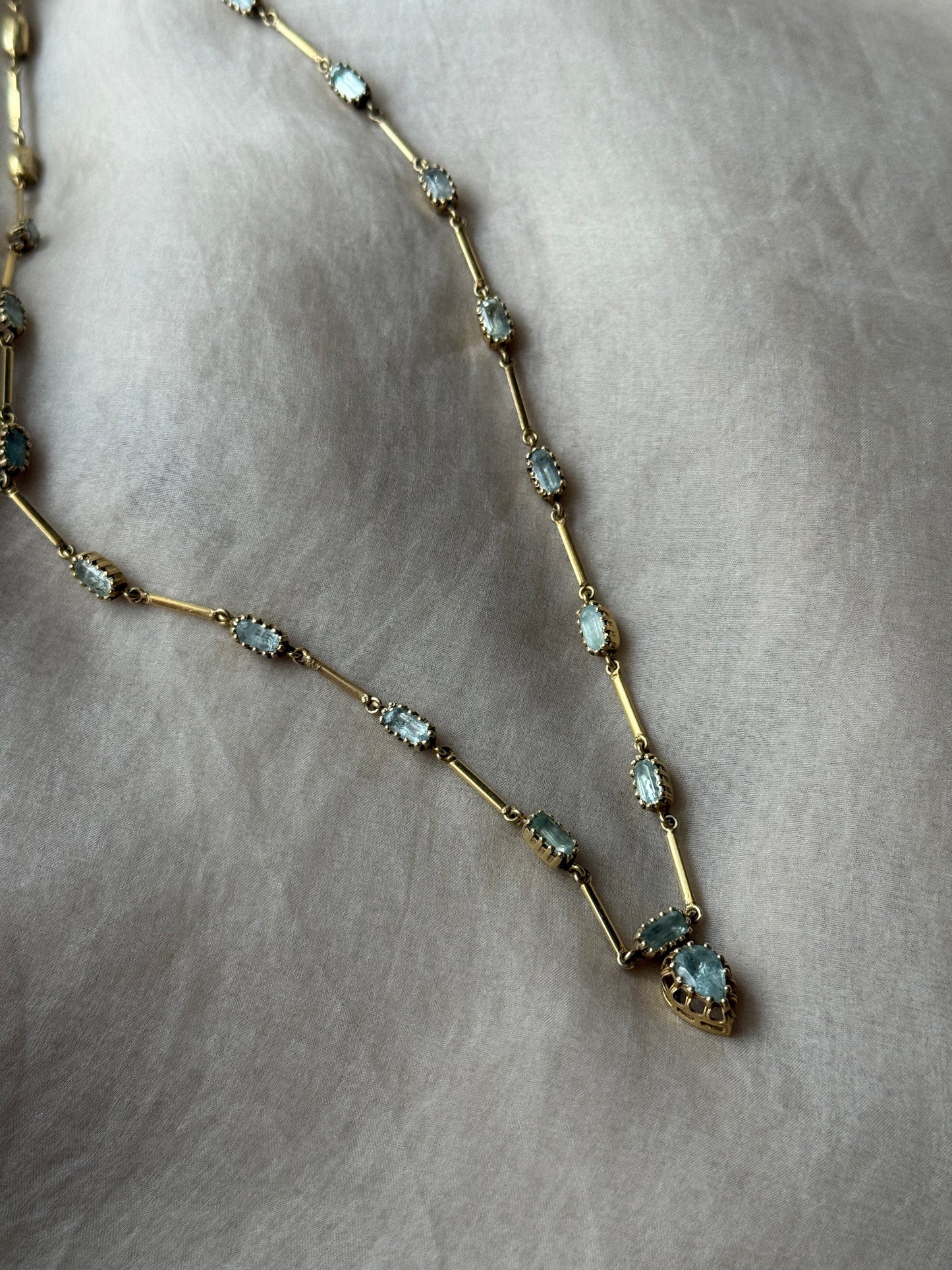 Nua Necklace