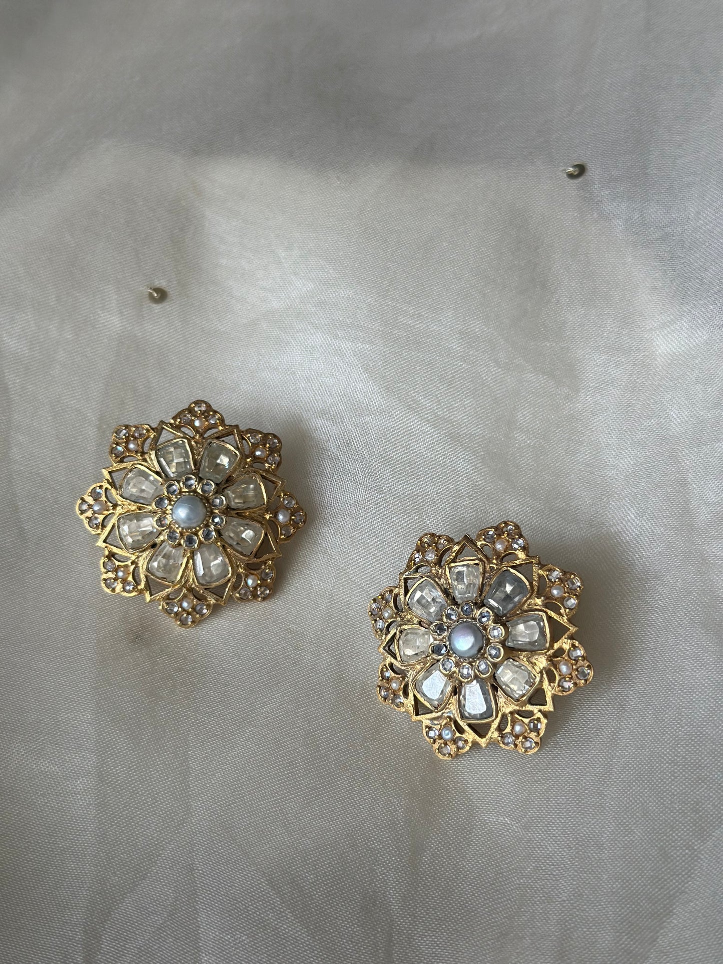 Lisa Studs