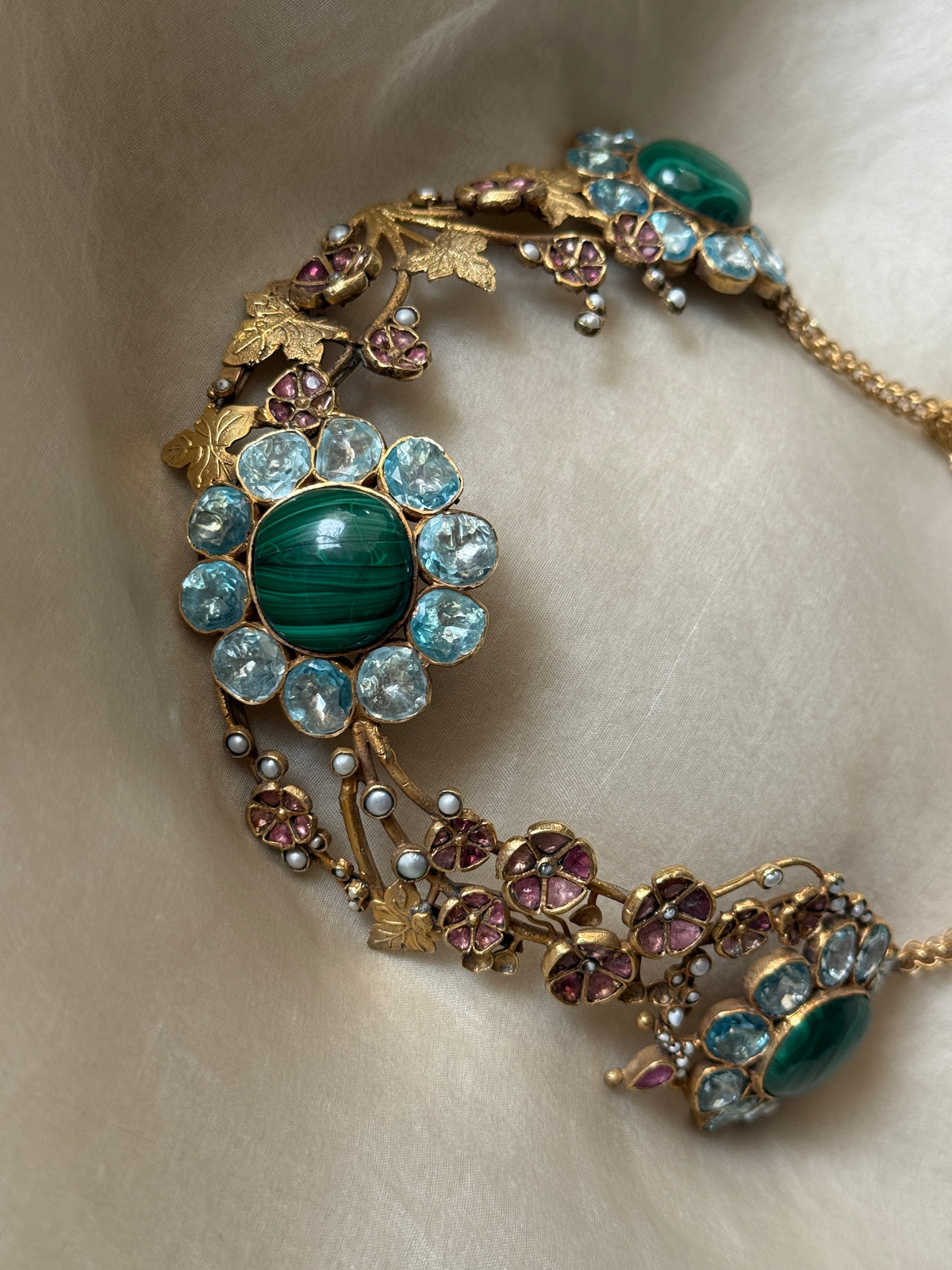 Avia Necklace