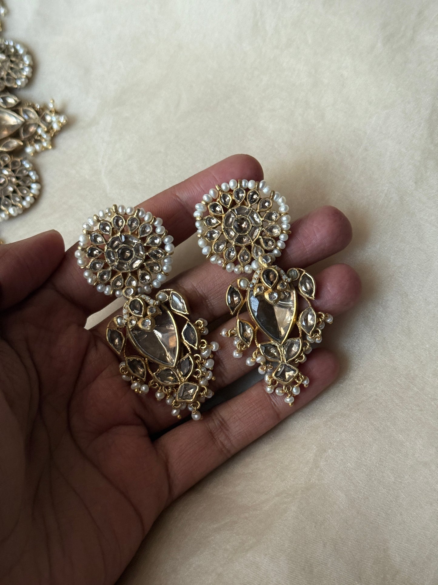 Anida Necklace Set