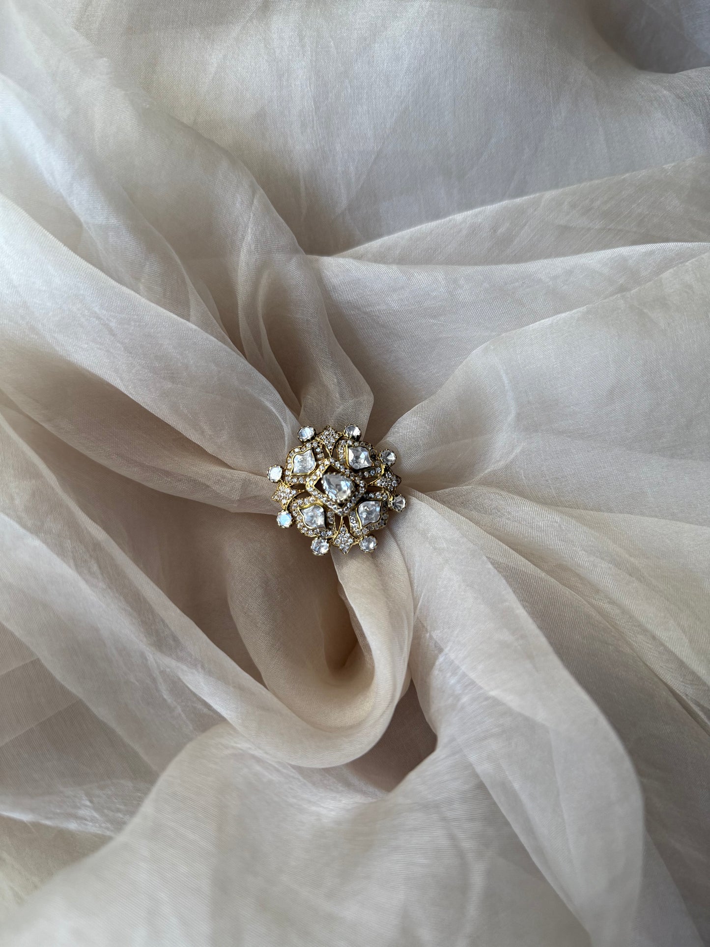 Zenia ring