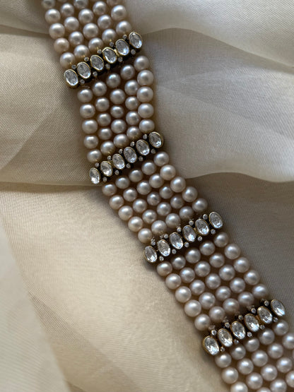 Mia Choker