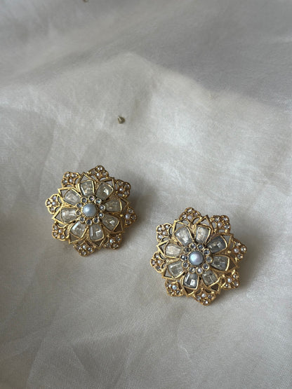 Lisa Studs