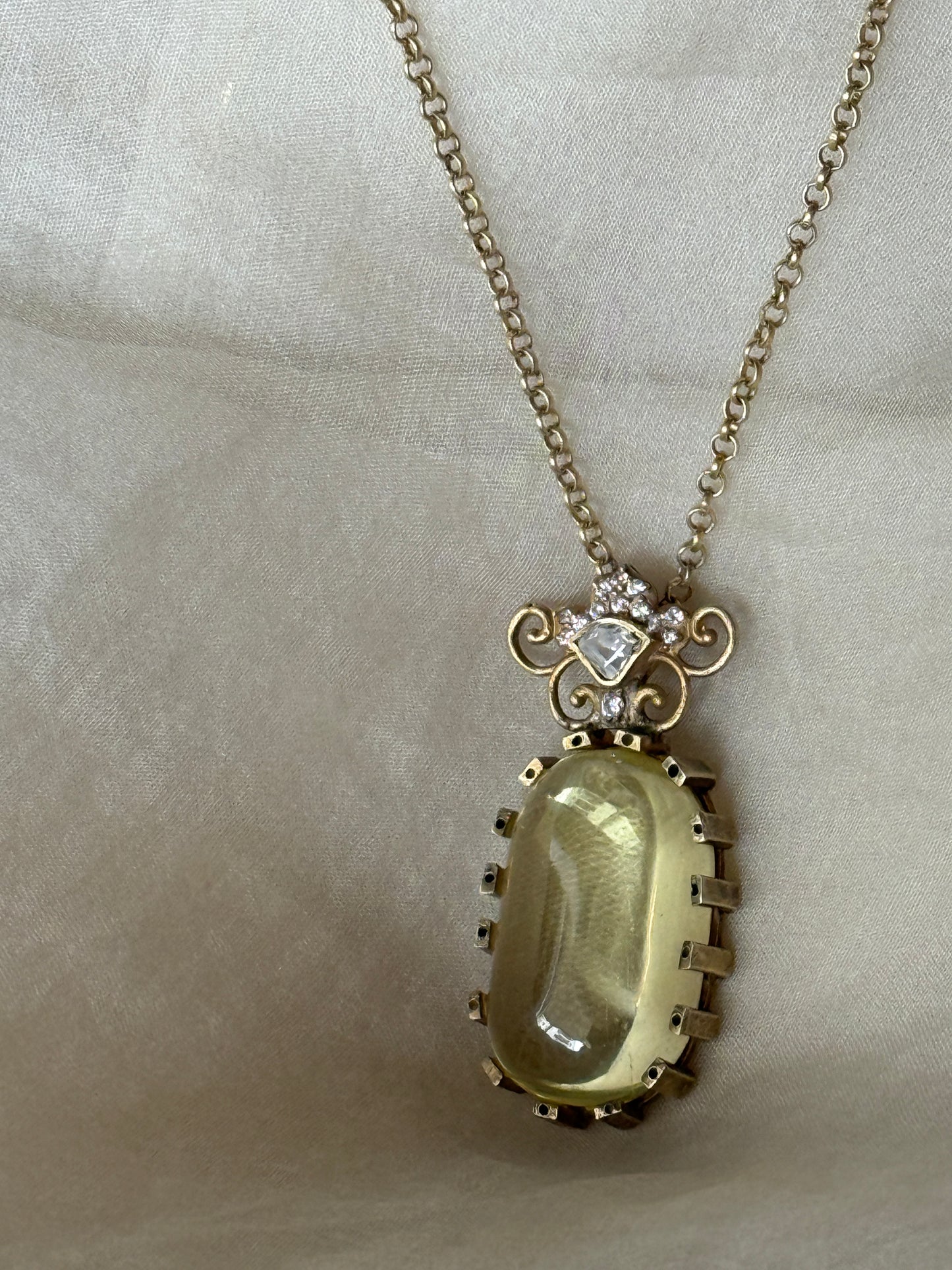Siyana Pendant