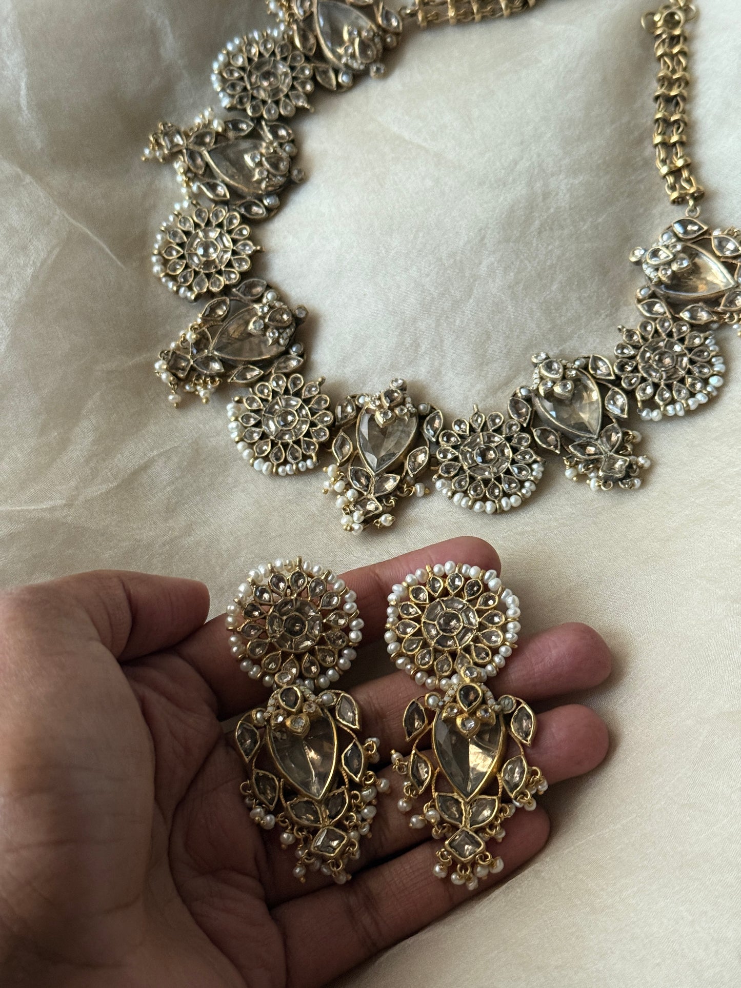 Anida Necklace Set