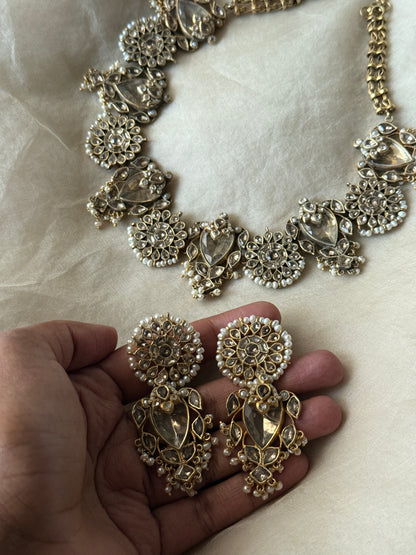 Anida Necklace Set
