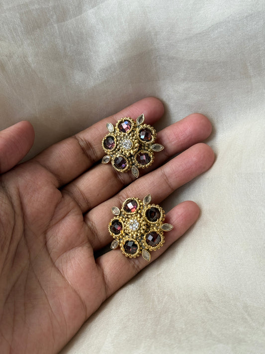 Luna Studs