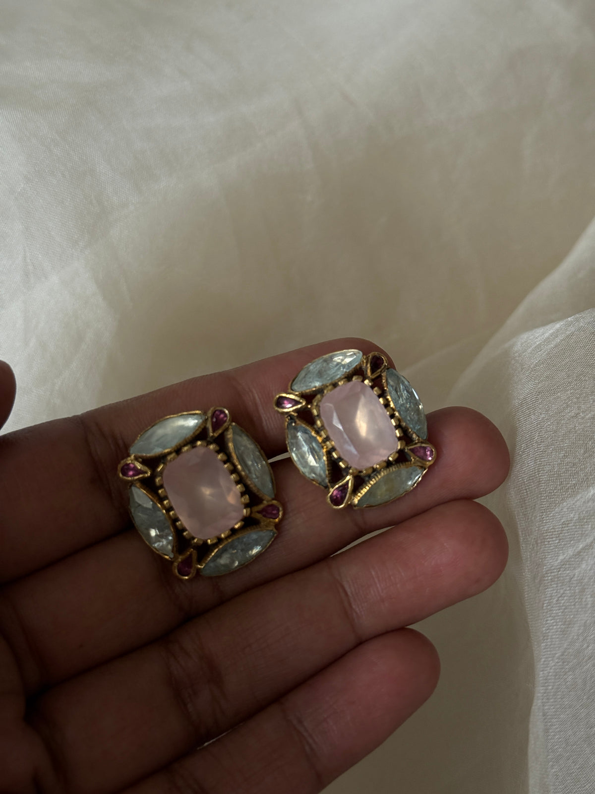 Ivana Studs
